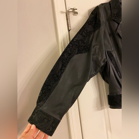 𝅺WOMEN’S Wilson’s Leather Embroidered floral Moto Black Jacket Vintage Size L - Picture 3 of 15